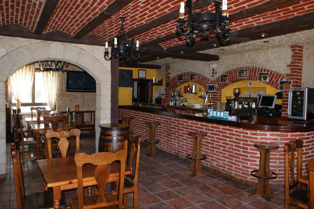 Hostal Carazo Torquemada エクステリア 写真
